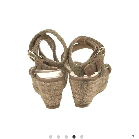 Brand new Stuart Weizman crochet Alexo sandals. Olive green color - Picture 4 of 12